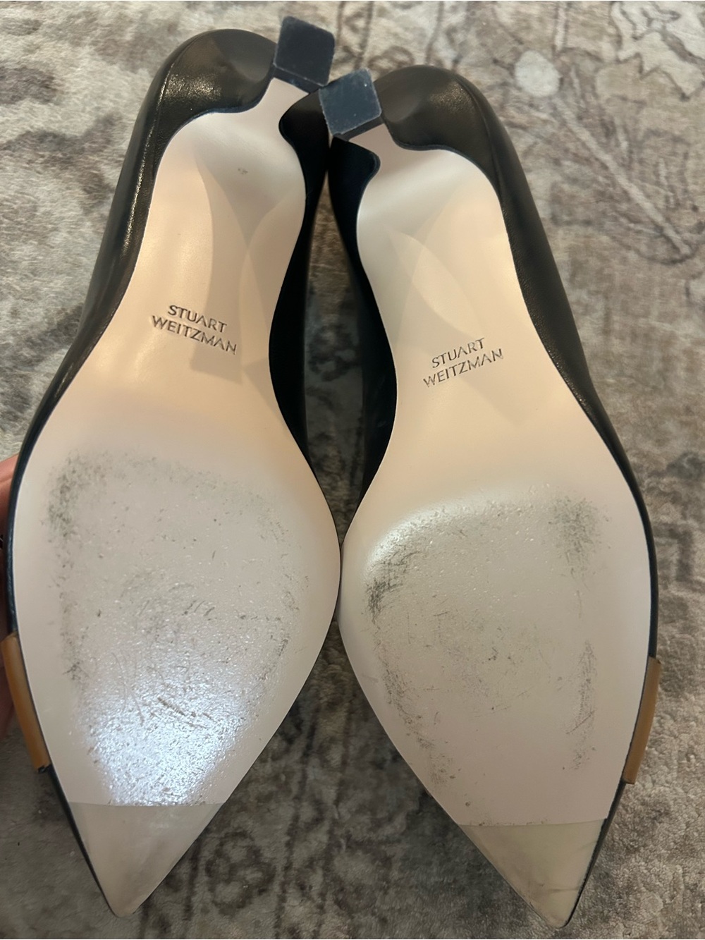 Beautiful Stuart Weitzman Black and Tan Pointed Toe Leather Heels - Retail 450$ - Picture 6 of 11